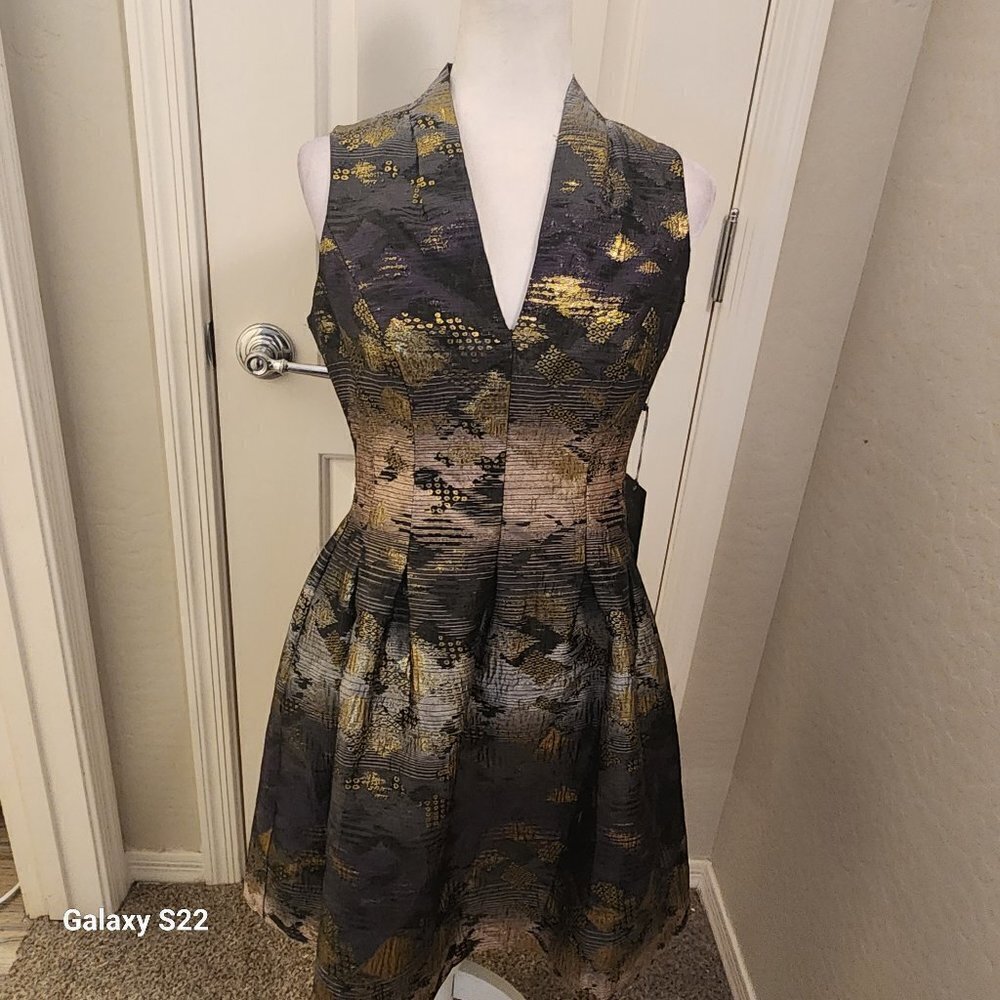 Vince Camuto Pleated Midi/Mini Dress. NWT. Size 6.  Host Pick.